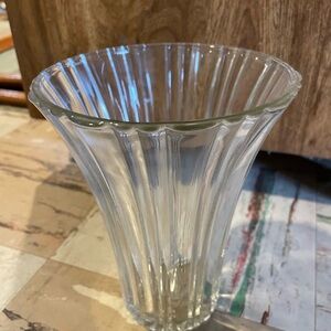 Elegant Anchor Hocking Clear Glass Vase